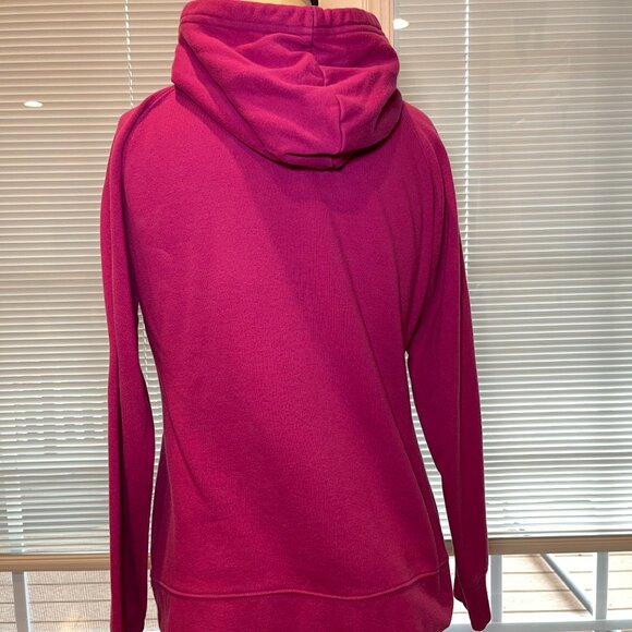 The North Face Pink Hoodie Womenโs Medium | Cozy Fleece Logo Sweatshirt - Picture 2 of 7